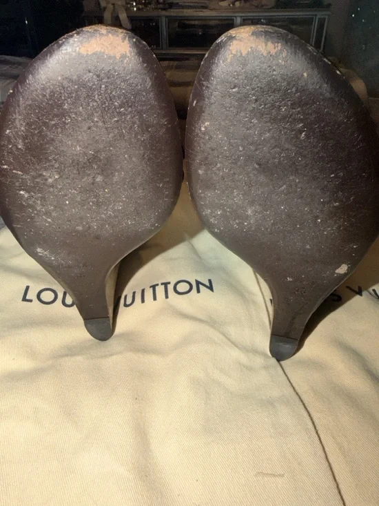 Preloved Louis Vuitton Gold Metallic Leather Strappy Sandals size 38 great cond - Picture 10 of 12